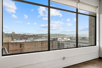 Expansive windows
